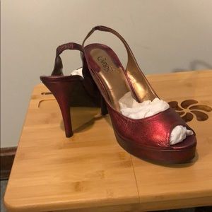 Never worn sling back pumps